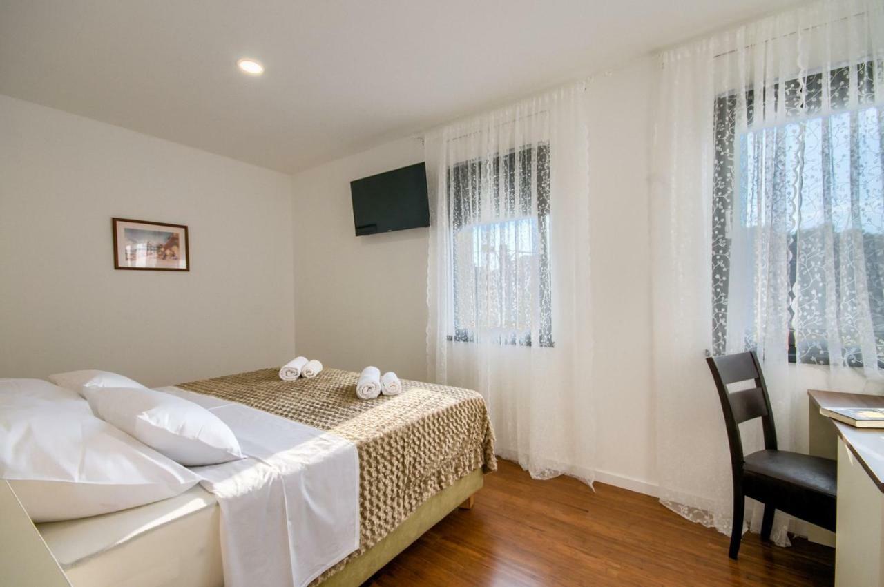 Rooms K&T Sea Side Luxury Pula Exteriör bild