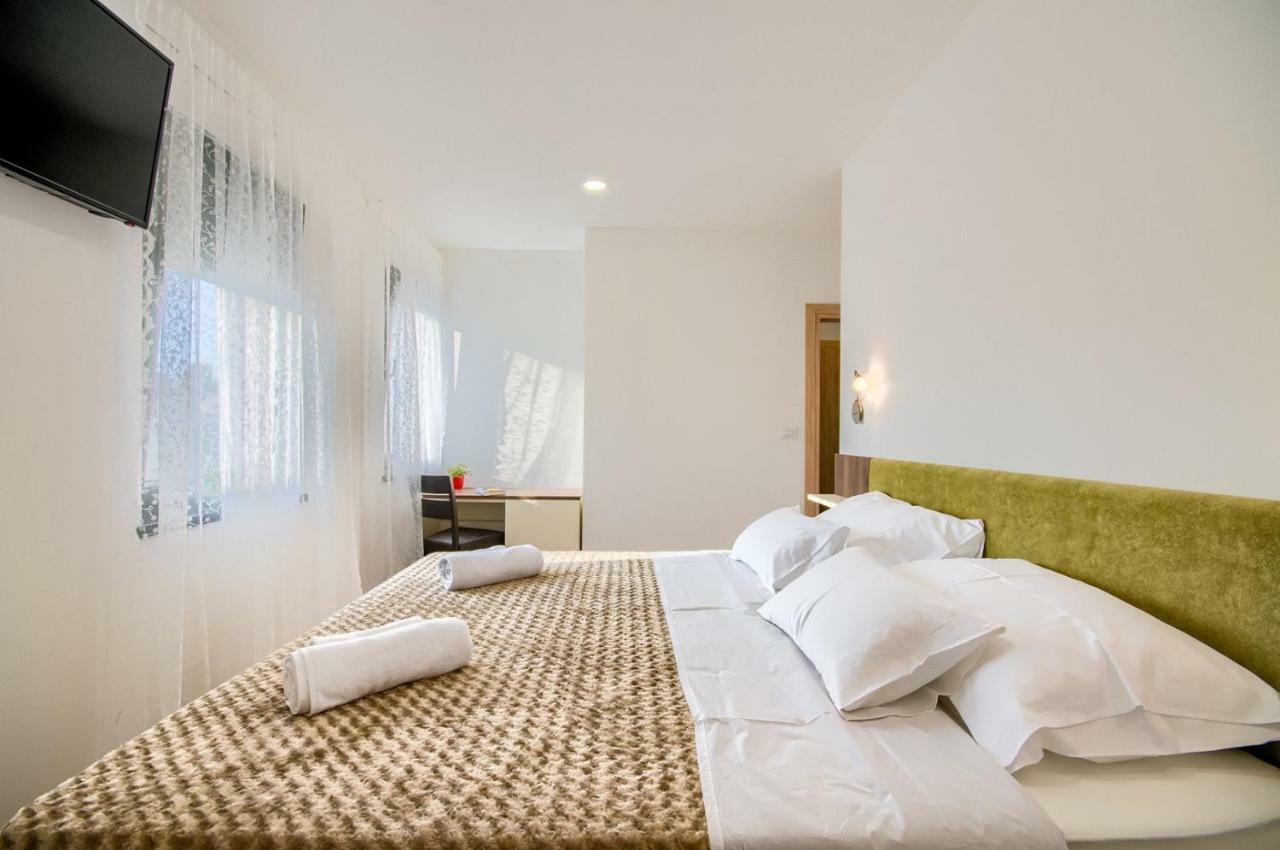 Rooms K&T Sea Side Luxury Pula Exteriör bild